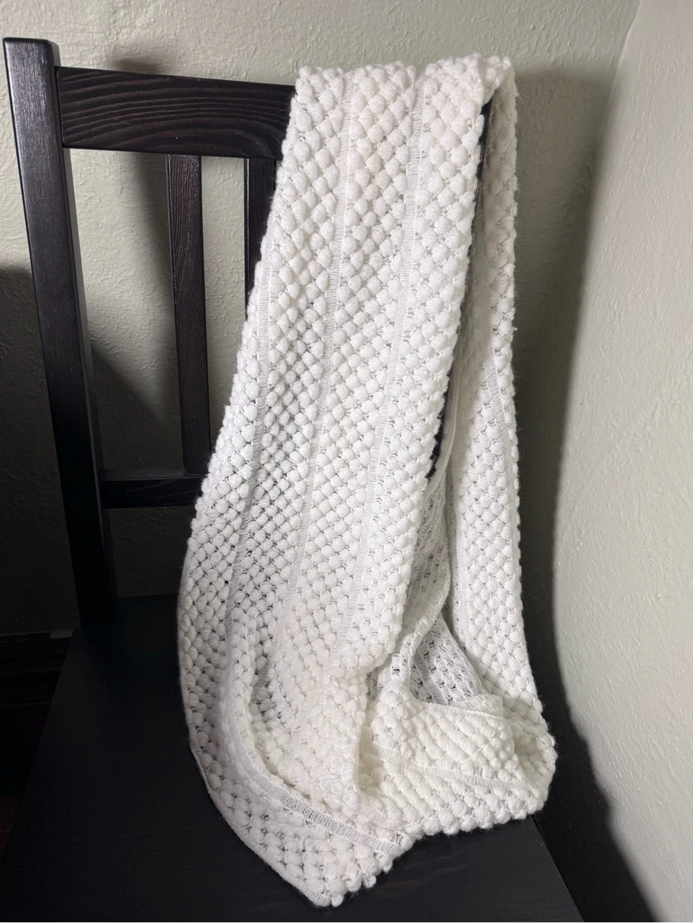 Full loop scarf, acrylic white